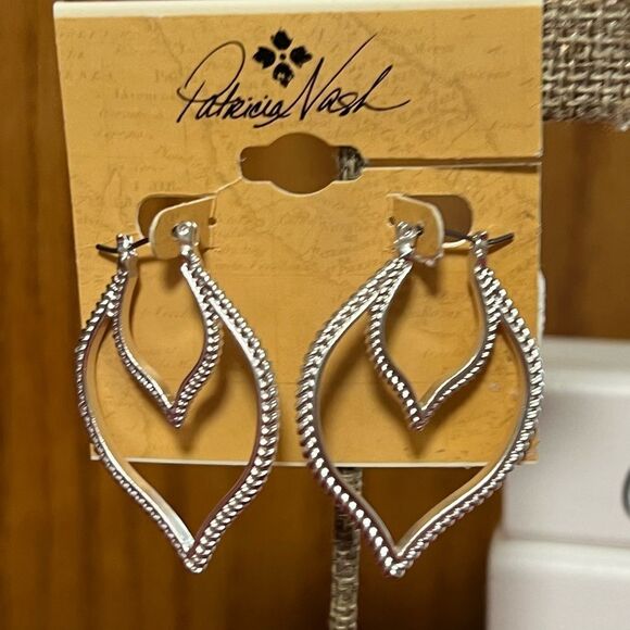 NWT Patricia Nash Silver Arabesque Hoop Earrings #PNER - Picture 4 of 6
